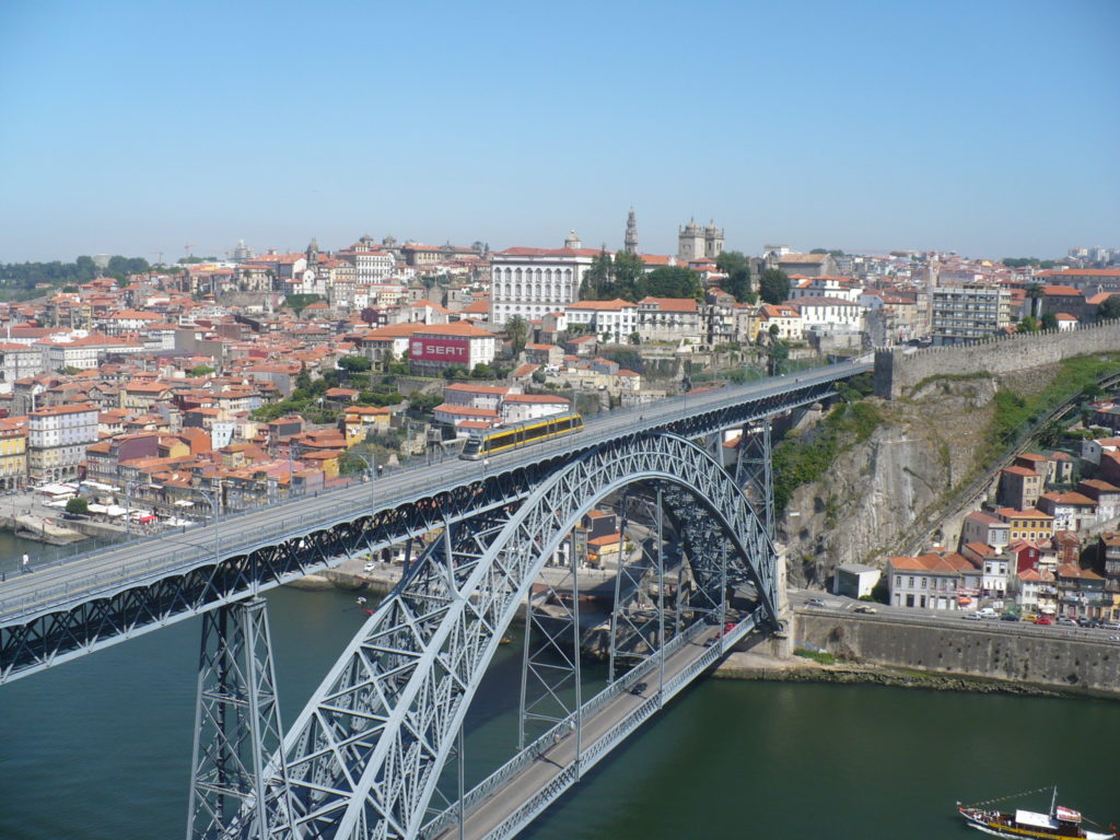 Porto's. Порто Лиссабон. Гавань Лиссабона. Португалия Лиссабон порт. Порт Тежу Португалия.